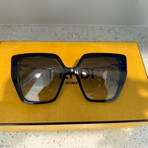 Fendi BAGUETTE FE 40012U 01B Butterfly Sunglasses
